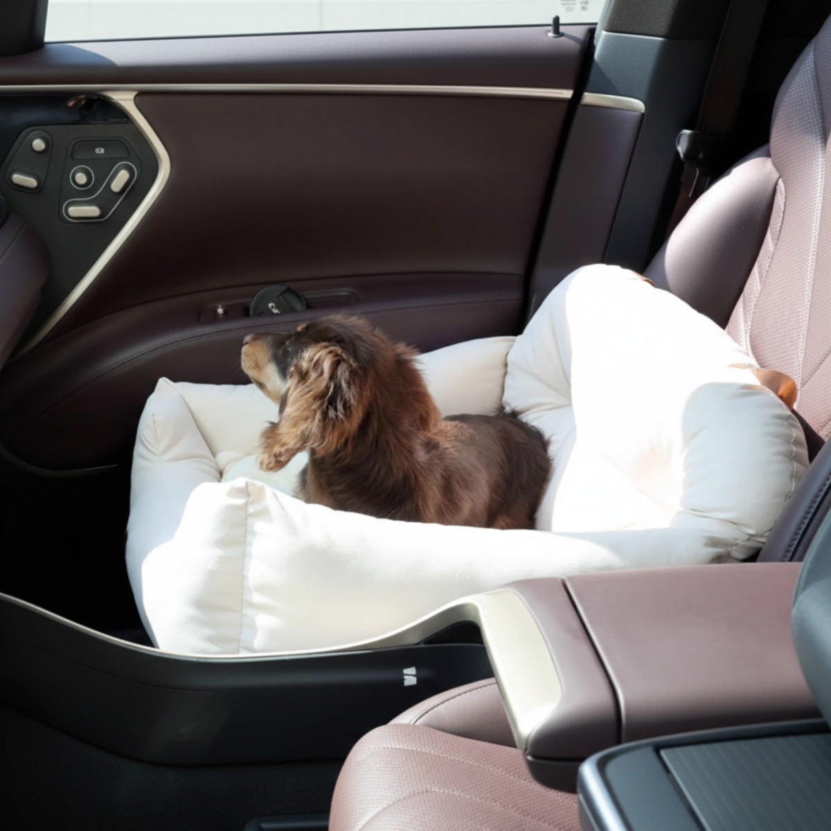 Plush Travel Booster Seat for Small Dogs, Portable Calming Nest for Car & Home