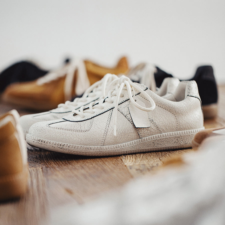 Men's Vintage Distressed Crack White German Army shoes